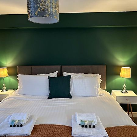 Orange Lilly In Stroud With Free Parking Apartment ภายนอก รูปภาพ