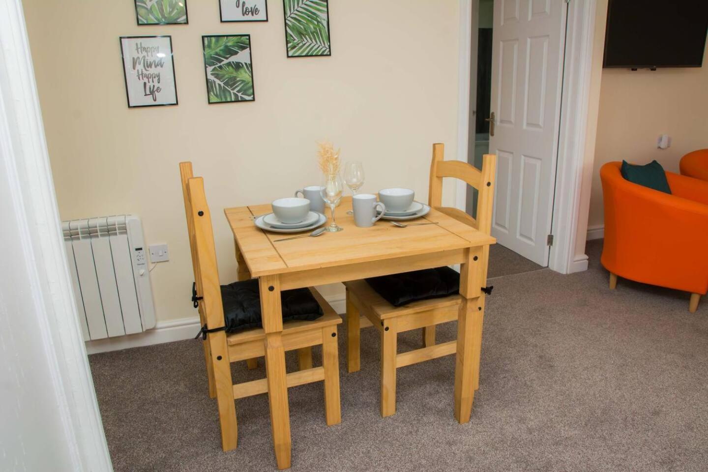 Orange Lilly In Stroud With Free Parking Apartment ภายนอก รูปภาพ