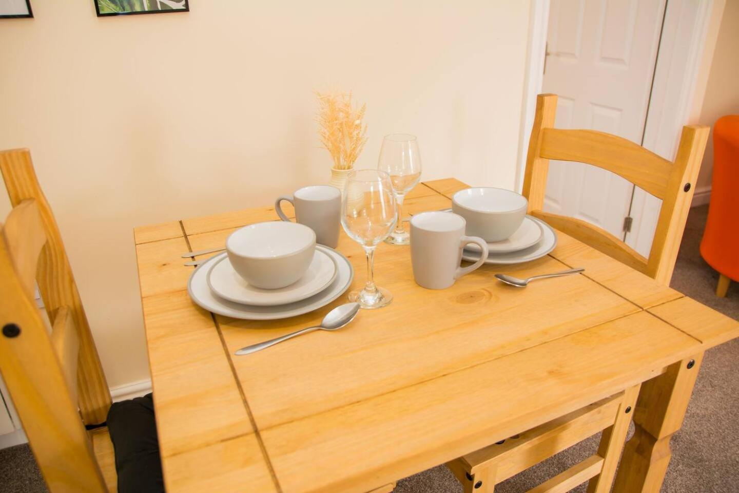 Orange Lilly In Stroud With Free Parking Apartment ภายนอก รูปภาพ