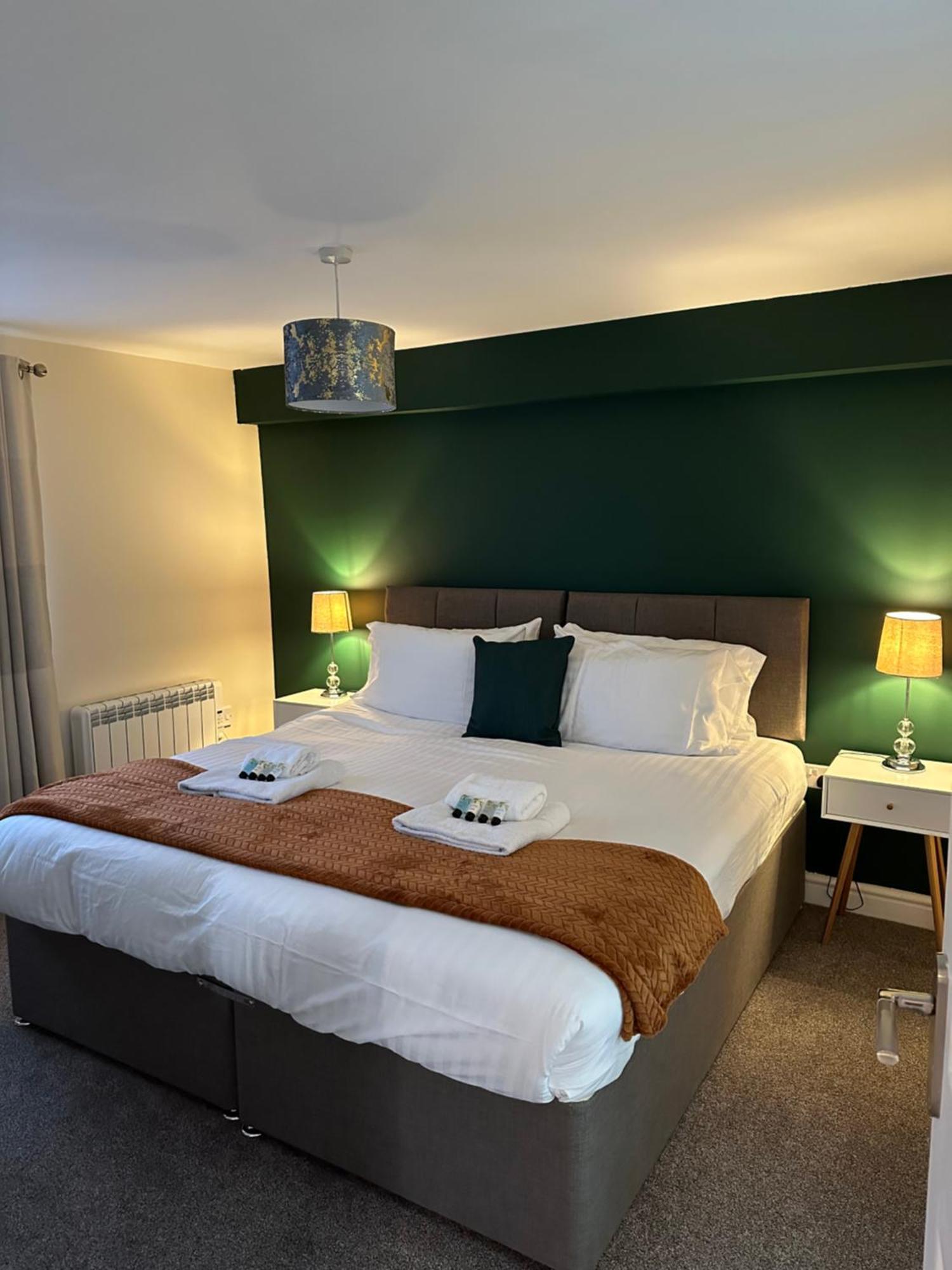 Orange Lilly In Stroud With Free Parking Apartment ภายนอก รูปภาพ